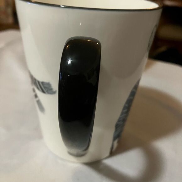 French Bulldog Mug with Red Beret - Picture 8 of 9